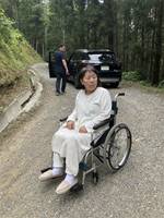 山に捨てられた妻は立ち上がる