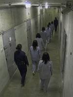 7人の妊娠と密封された患者服