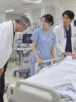院長が頭を下げた看護師の妻